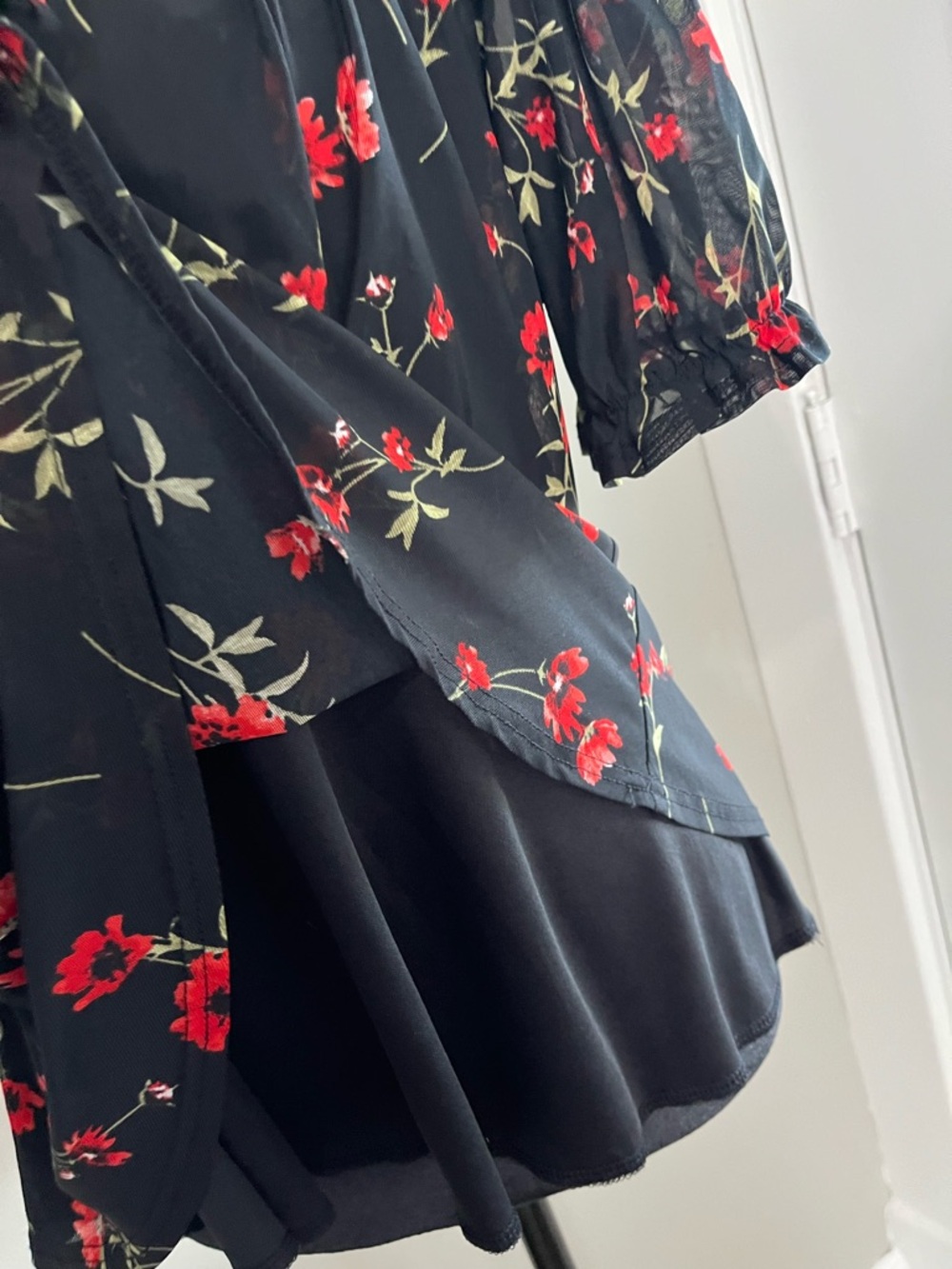 Black Floral Puff-Sleeve Babydoll Peasant‎ Blouse - Picture 5 of 6